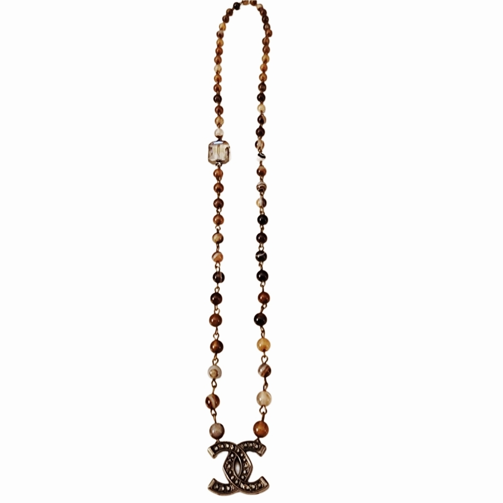 Designer Rhinestone Emblem On Beaded Necklace Chain - Picture 2 of 6